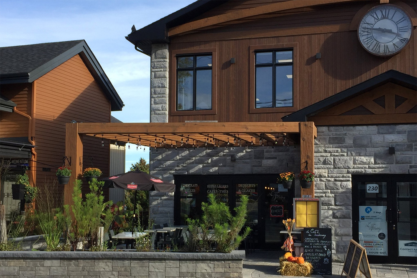 le cafe du faubourg 01