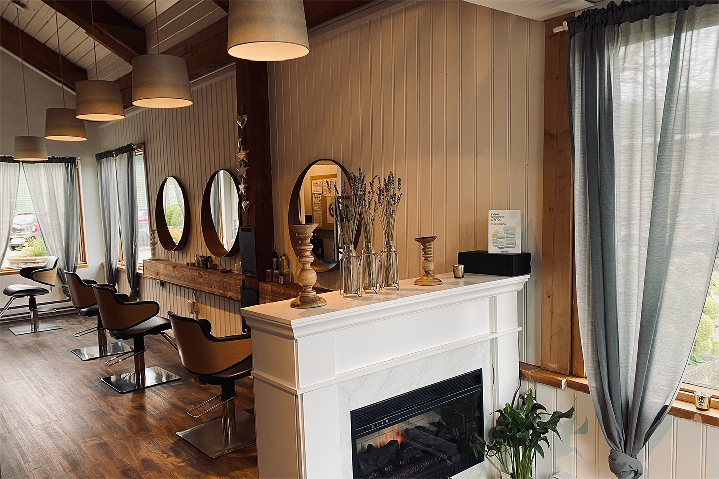 moa salon 1