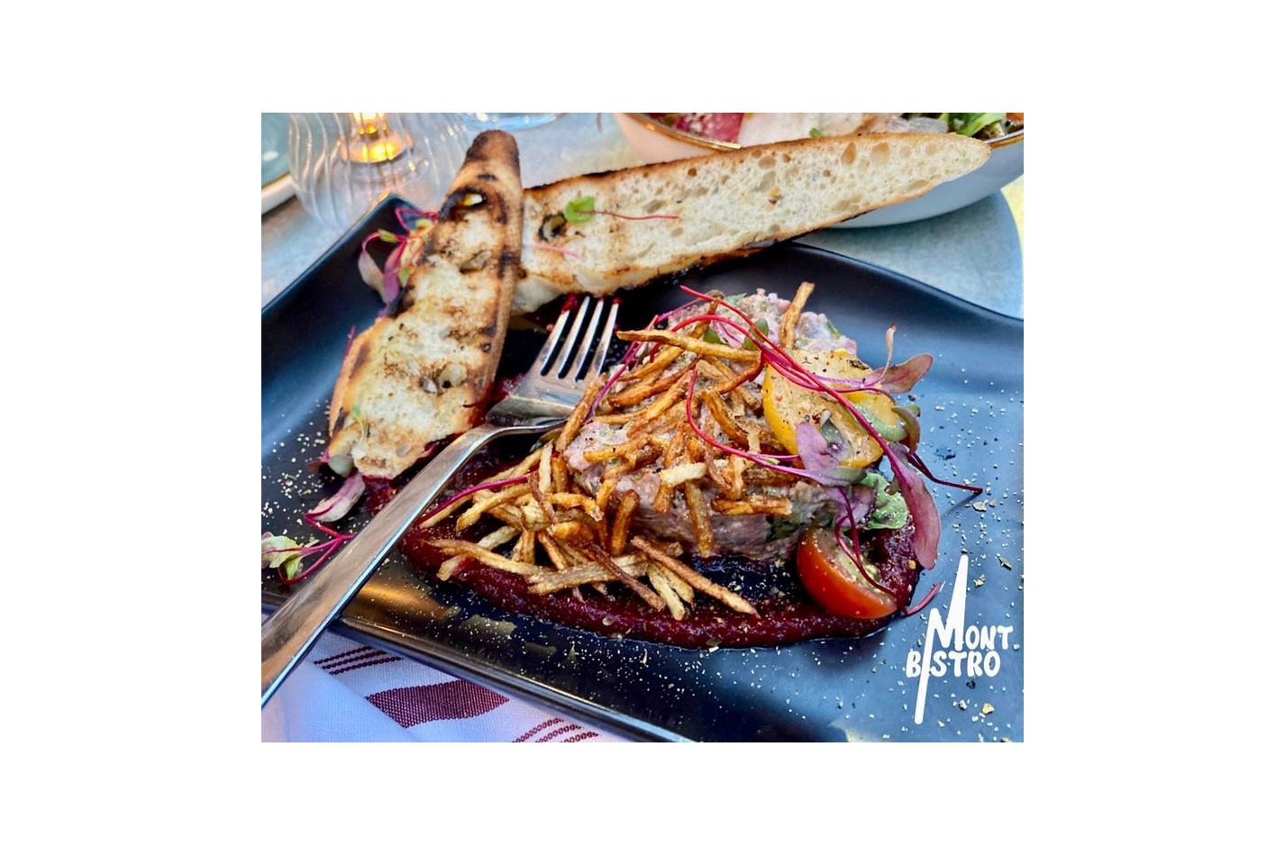 mont bistro 2