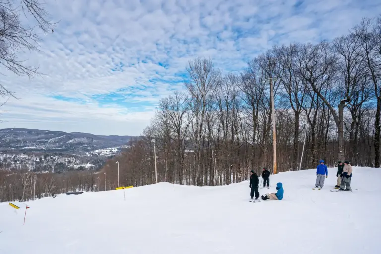 Sommet Saint Sauveur versant Avila 2024 768x513